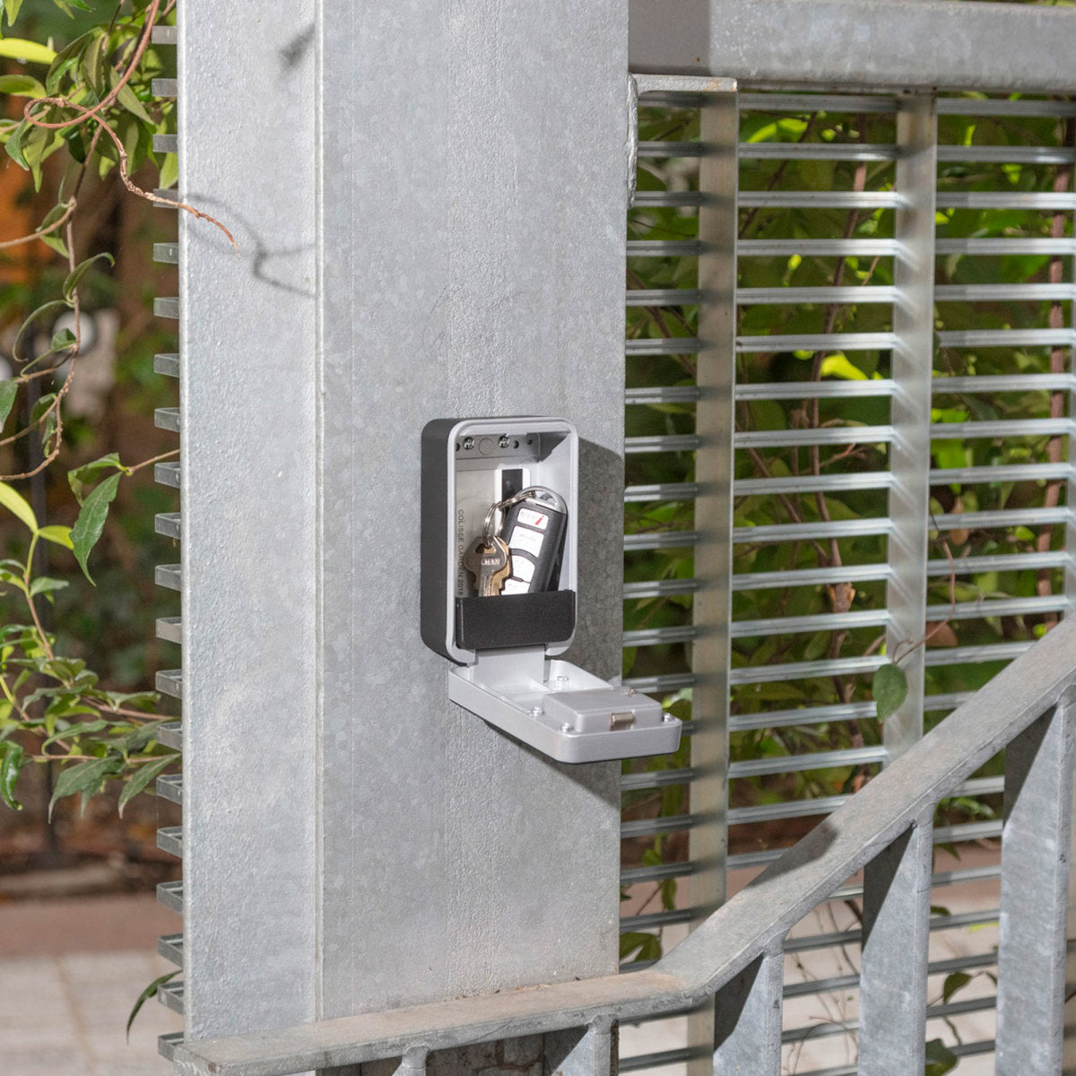 Kľúčový trezor Master Lock 5409EURD